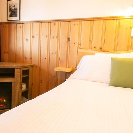 Gateway Motel Radium Hot Springs Extérieur photo